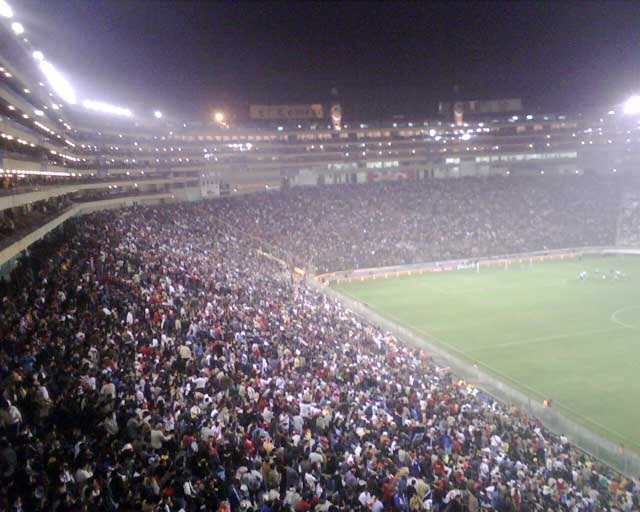 Estadio Monumental full - Club Universitario de Deportes
